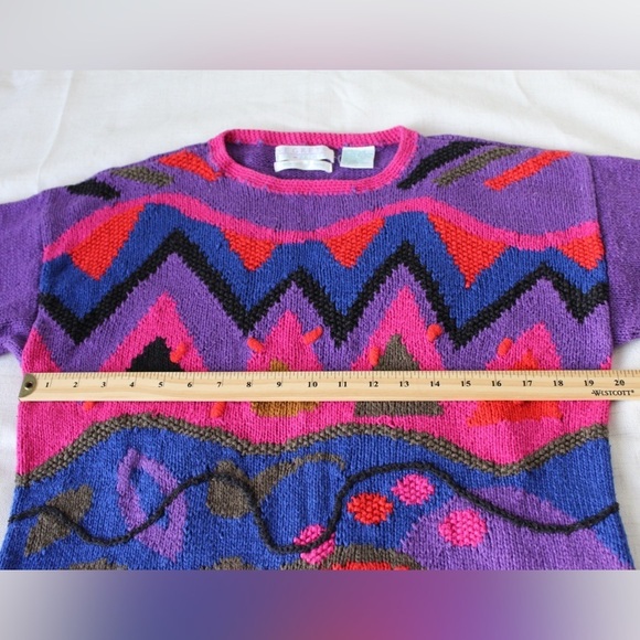 Vintage 80s purple and pink abstract knit sweater - Picture 4 of 6